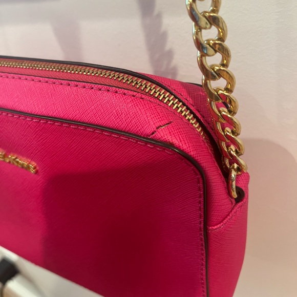 Micheal Kors Pink Leather Jet Set Crossbody Bag - Picture 4 of 5